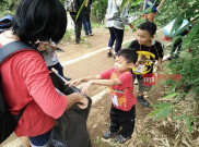 Orcid Depok di Bantaran Ciliwung