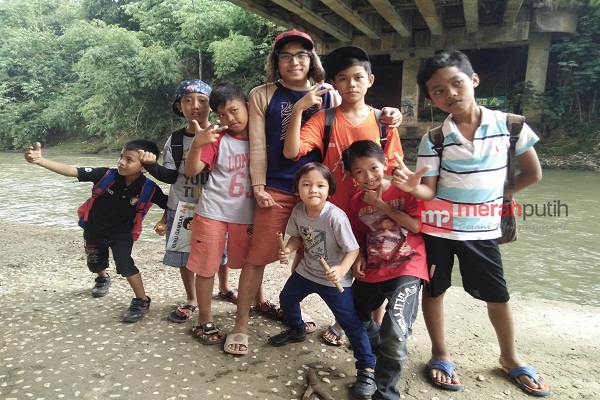 Ketika Pemuda dan Anak-anak Mencintai Ciliwung