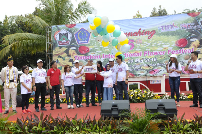 Tomohon International Flower Festival 2016 Targetkan 2 Juta Pengunjung