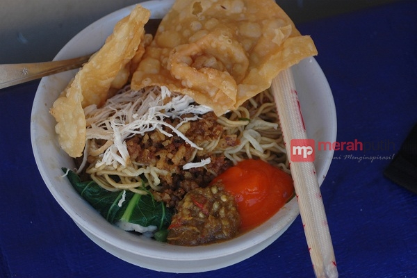 Kisah Sukses Pedagang Mie Kipas Cirebon