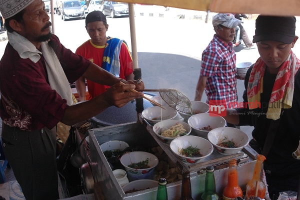 Waw, Mie Kipas Kaki Lima Ini Beromzet Rp150 Juta per Bulan