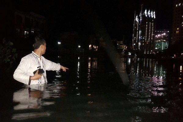 Tanggul Jebol, Kawasan Pantai Mutiara Tergenang Air Laut