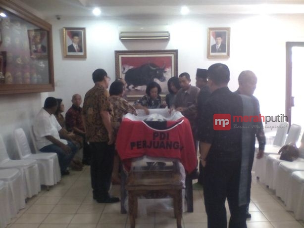 Cerita Sabam Sirait Tentang Mangara Siahaan Membesarkan PDIP