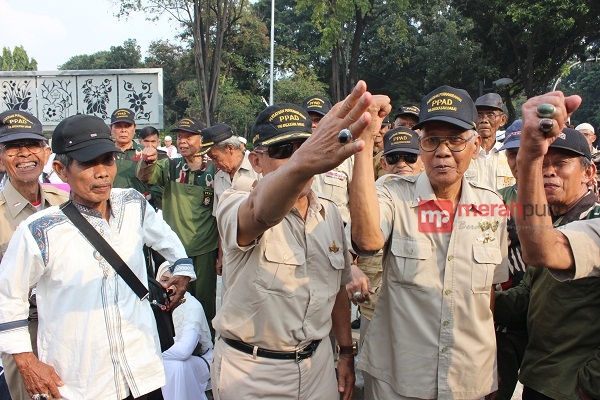 Jokowi Teken PP Kenaikkan Gaji dan Tunjangan Veteran RI