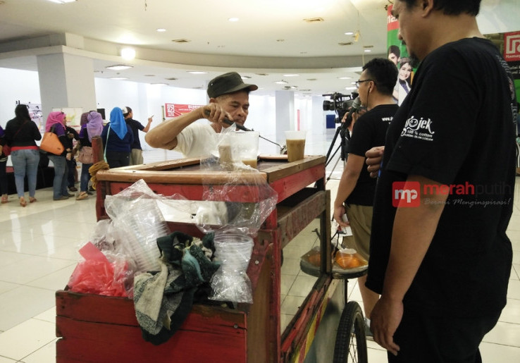 Acara Warung Gaul Merah Putih, Berkah Bagi Pedagang Bajigur