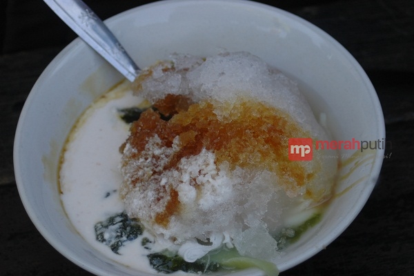 Segernya Buka Puasa Minum Es Cuing Khas Cirebon