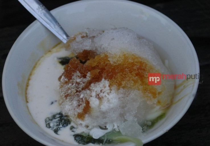 Segernya Buka Puasa Minum Es Cuing Khas Cirebon