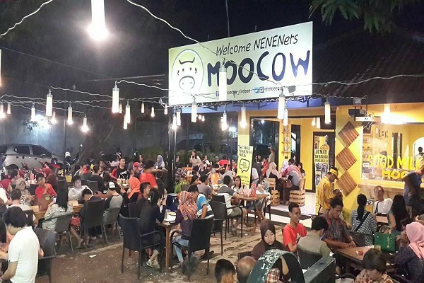 Moocow, Cafenya Neneners di Kota Cirebon