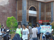 Masjid Raya Attaqwa Cirebon Sediakan 500 Paket Takjil Setiap Hari