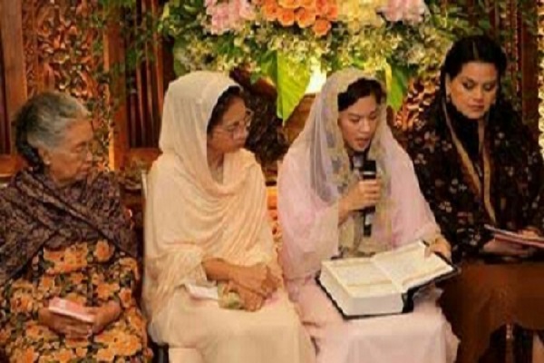 Indahnya Lantunan Ayat Suci Quran dan Saritilawah Dian Sastrowardoyo