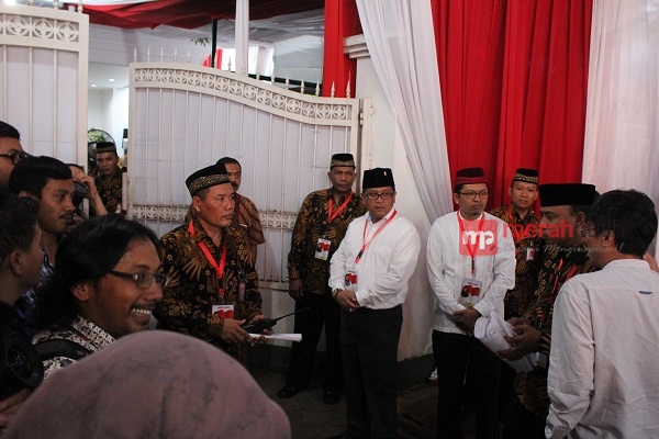 Djarot Enggan Bicarakan Politik Fokus Beribadah