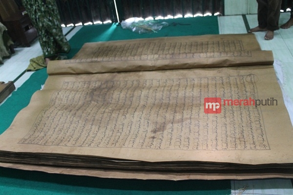Alquran Kuno Raksasa Ponpes Tamirul Islam