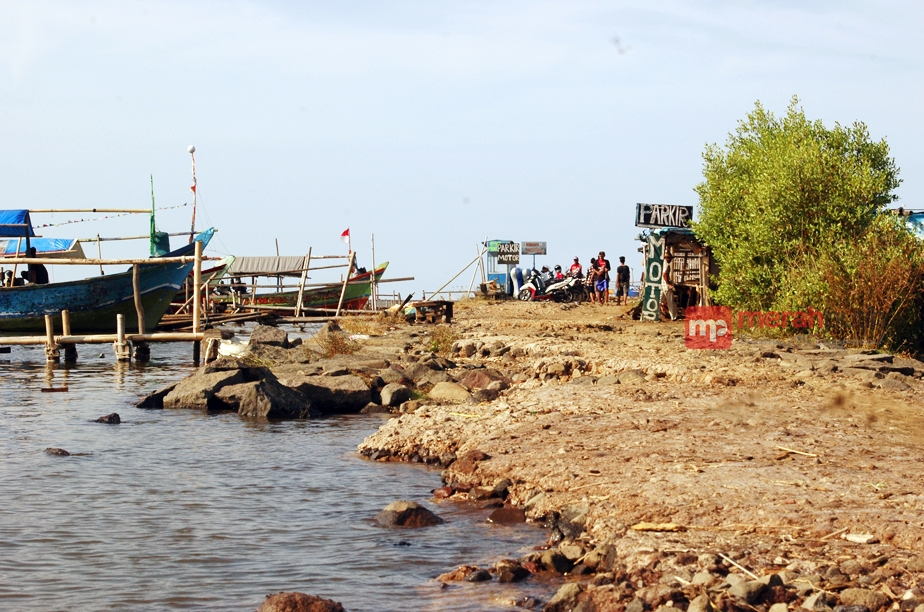 Pantai Kejawanan, Wisata Murah Meriah di Cirebon