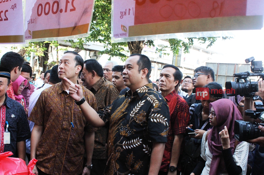 Mendag Tinjau Harga Kebutuhan Pokok di Pasar Rawamangun