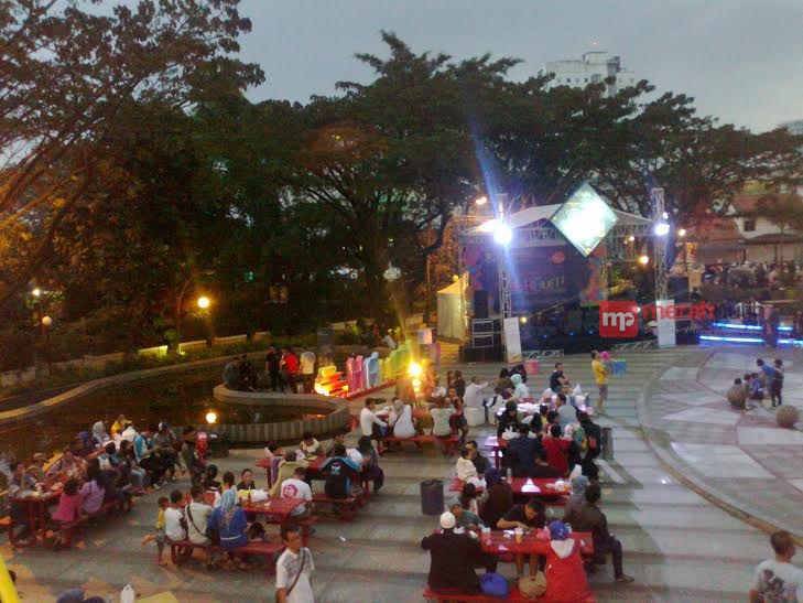 Asyiknya Ngabuburit di 'Shaum Fest' Bandung