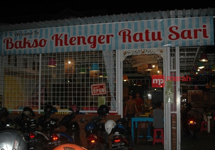 Cobain Sensasi Bakso Jumbo Seberat 5 Kg di Bakso Klenger Ratu Sari