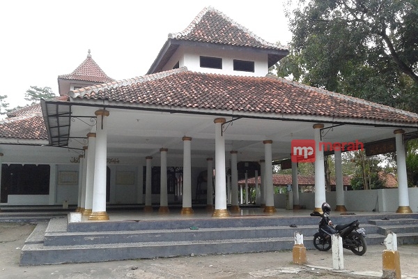 Lebih Dalam Melongok Masjid Pasalakan Cirebon
