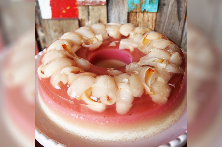 Segarnya Puding Leci Strawberry ala Farah Quinn