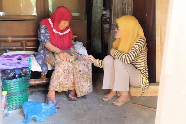 Kisah Hidup Nenek Rohani dan Inspirasi Ramadan Para Netizen 
