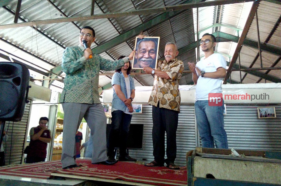 Ngaji Gambar di Pasar Cihapit Bandung