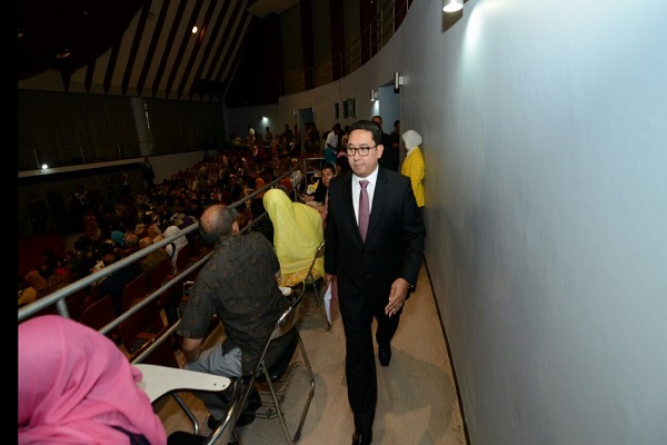 Selamat, Fadli Zon Raih Gelar Doktor Ilmu Sejarah