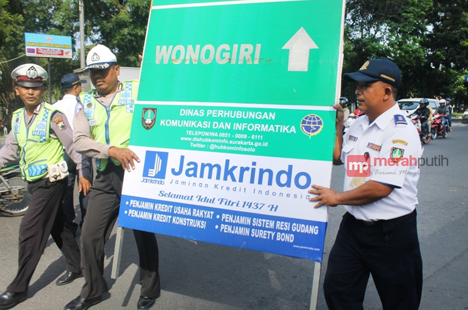 Jelang Lebaran, Dishubkominfo Solo Mulai Pasang RPPJ