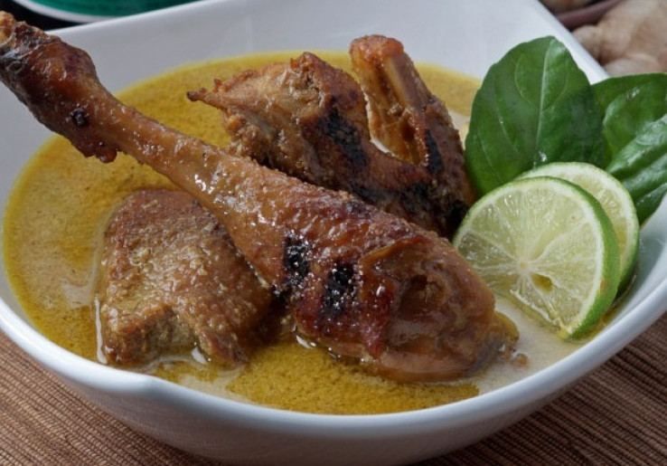 Resep Opor Ayam Kampung Bakar Jawa Timur untuk Lebaran