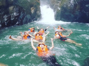 Curug Naga Lokasi Favorit Body Rafting di Bogor