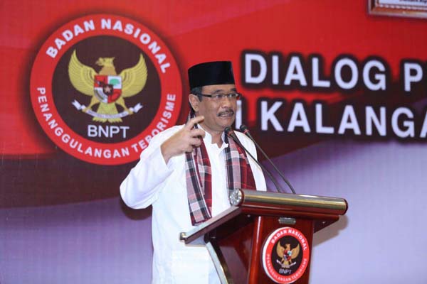 Video Porno di Billboard Bikin Djarot Penasaran