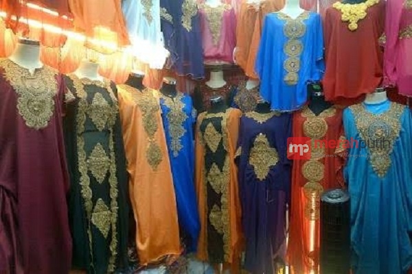 Jelang Lebaran, Busana Muslim Kaftan Gamis Diburu Fashionista