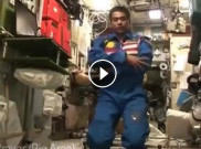 Saat Astronot Salat di Luar Angkasa
