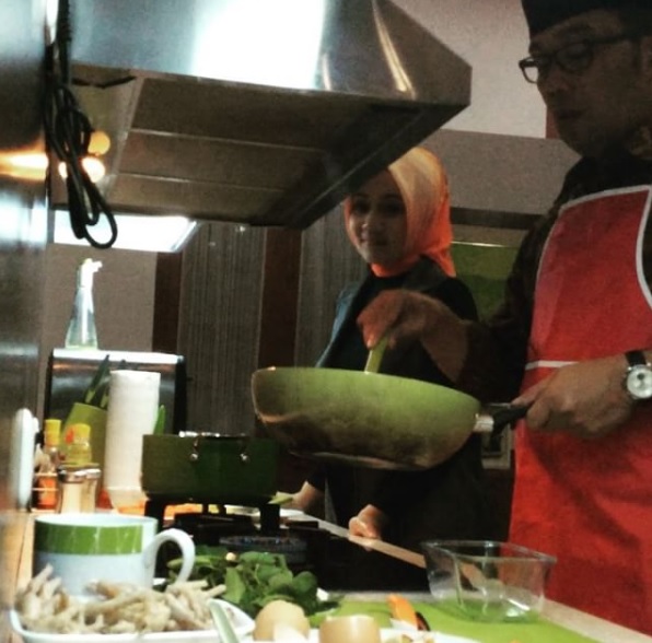 Cobain Seblak Seuhah Ceker Buatan Ridwan Kamil