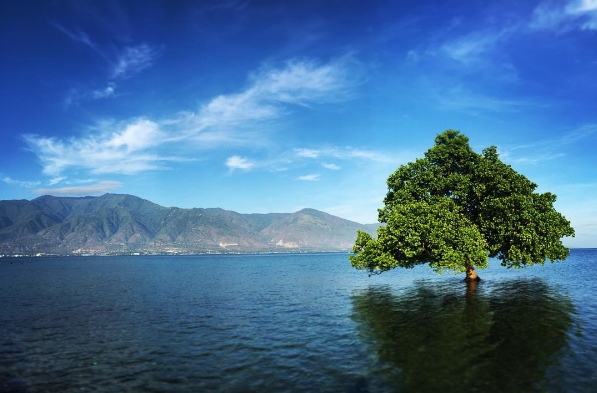 Mengintip Keindahan nan Romantis Pantai Talise Palu