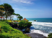 Pantai Batu Hiu, Tanah Lot di Jawa Barat