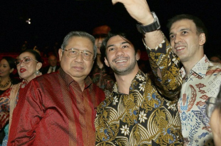 SBY Ikutan Nobar Film Rudy Habibie