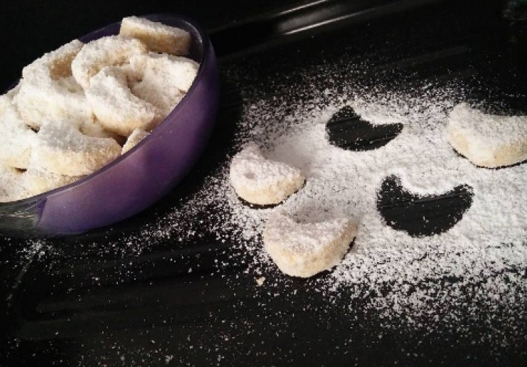 Cara Mudah Bikin Kue Putri Salju Spesial di Rumah