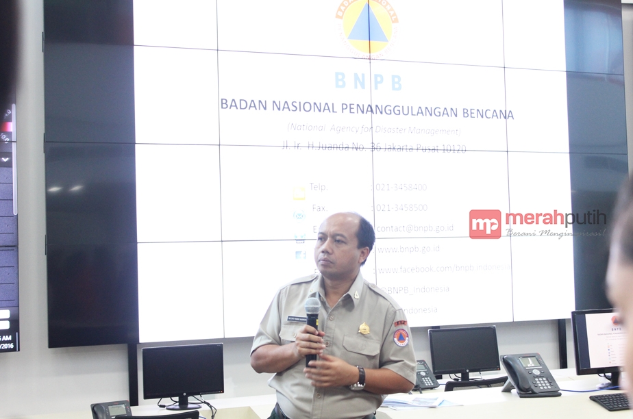 Gunung Sinabung Masih Erupsi saat Lebaran