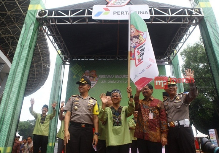 Dirut Pertamina Lepas Para Pemudik di Parkir Utara Senayan