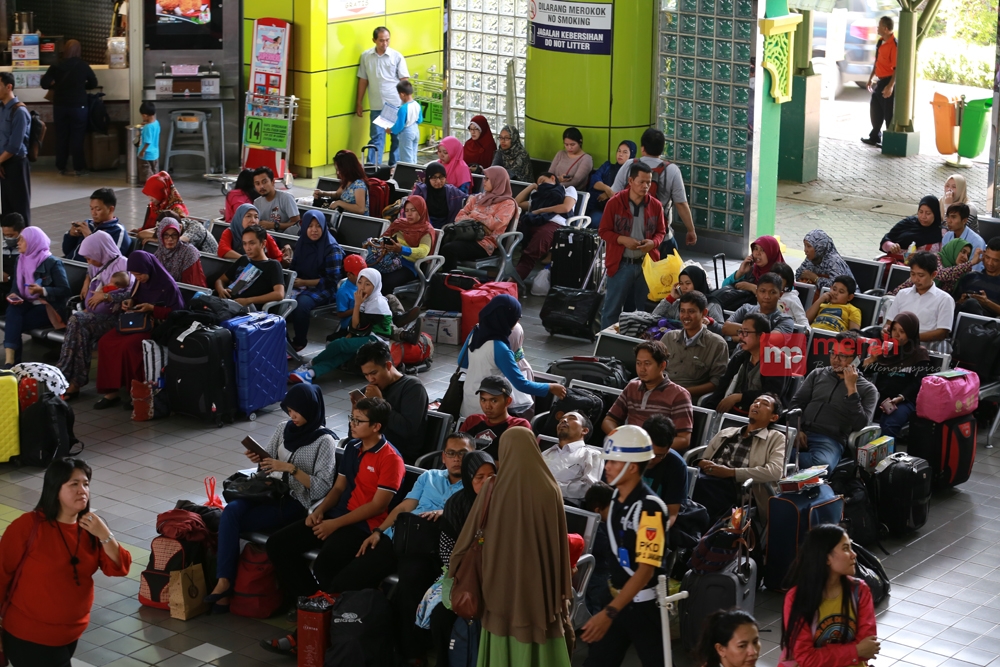Nyaris Sejuta Penumpang Liburan Gunakan Kereta Api selama Libur Nataru