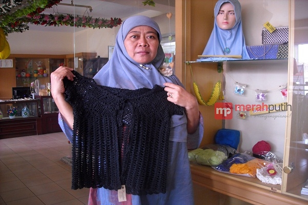 Rajutan Busana Rustini Digemari Pasar Eropa