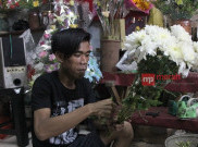 Pasar Bunga Rawabelong Banjir Pembeli