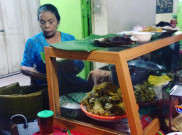 Menyantap Gurihnya Nasi Liwet Bu Wongso Lemu  