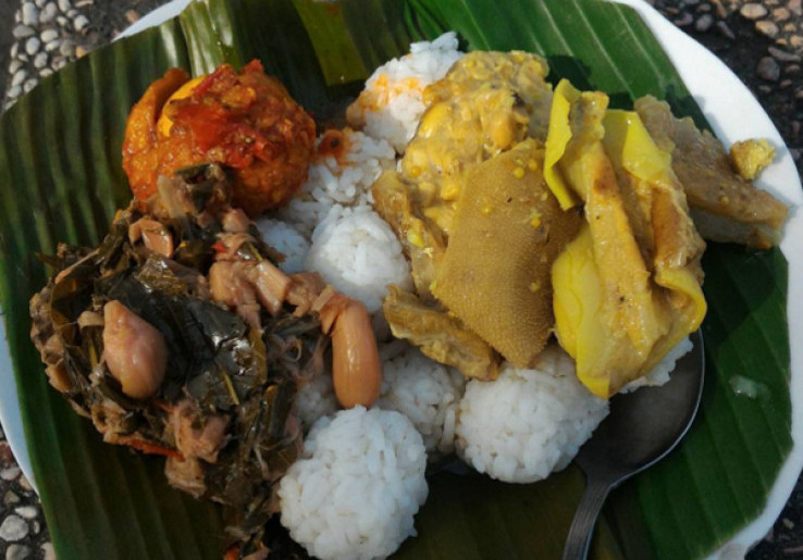 Mencicipi Nikmatnya Nasi Penggel Khas Kebumen 