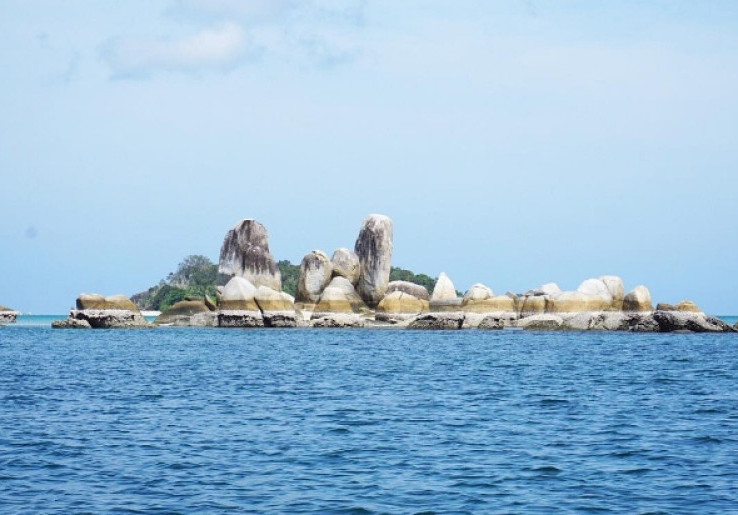 Pesona Pulau Batu Berlayar Wisata Unik di Belitung