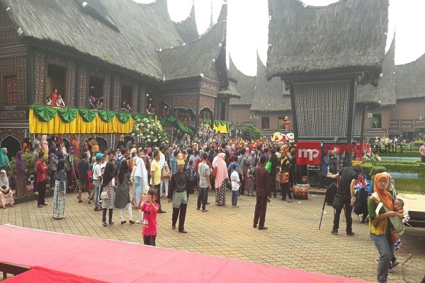 Anjungan Daerah TMII Tetap Objek Favorit Wisatawan