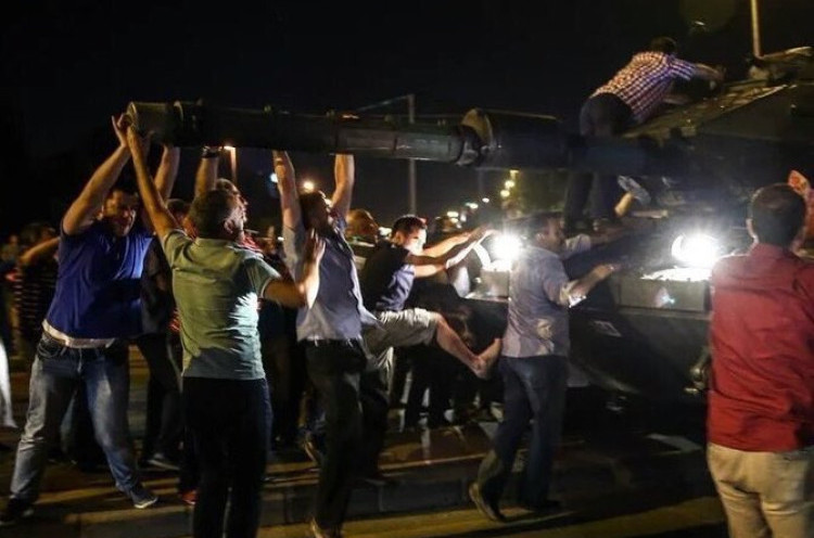 Mencekam, Ini Kronologi Kudeta Militer di Turki