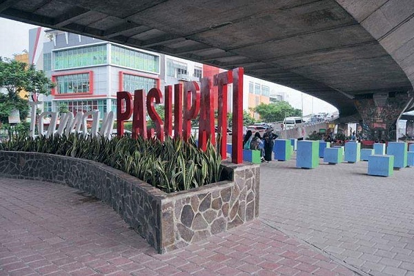 Taman Jomblo Lokasi Nongkrong Favorit Muda-Mudi Bandung