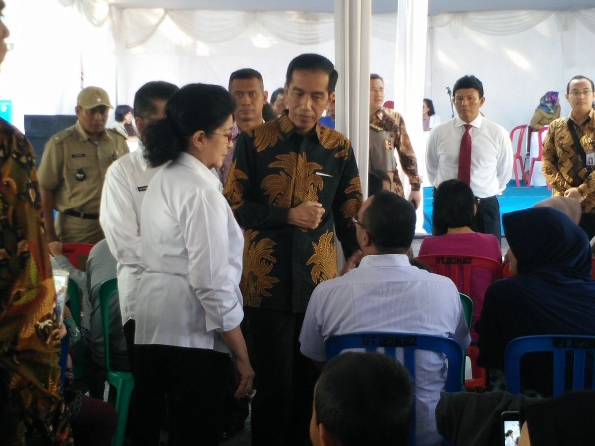 Jokowi Teken Inpres No 6 Tahun 2016 Untuk Tingkatkan Daya Saing IndustrI Farmasi dan Alat Kesehatan
