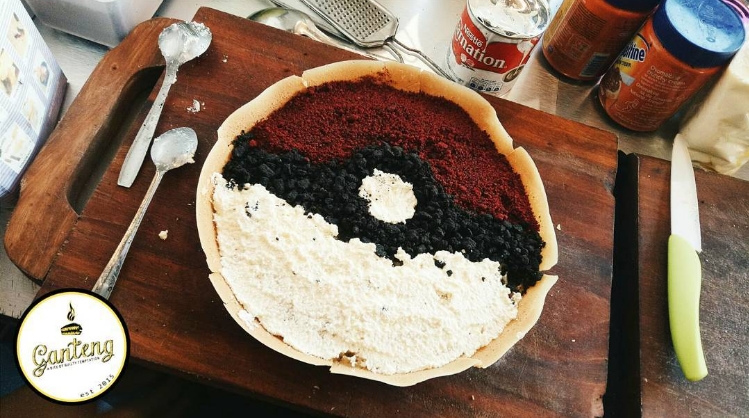 Martabak Pokeball Bikin Pemburu Pokemon Laper!