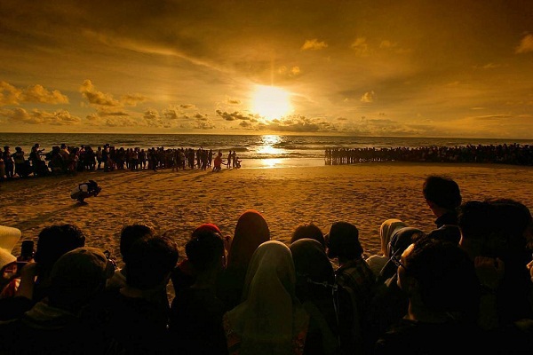 Pantai Pangumbahan Rumah Penyu di Sukabumi